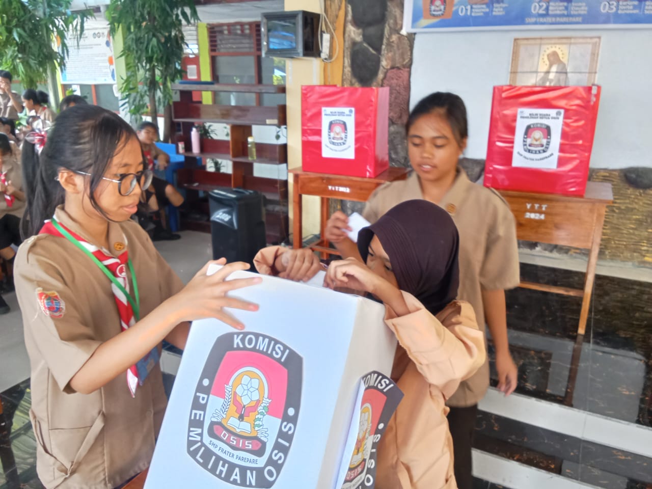 Siswa SMP Frater memilih ketua OSIS