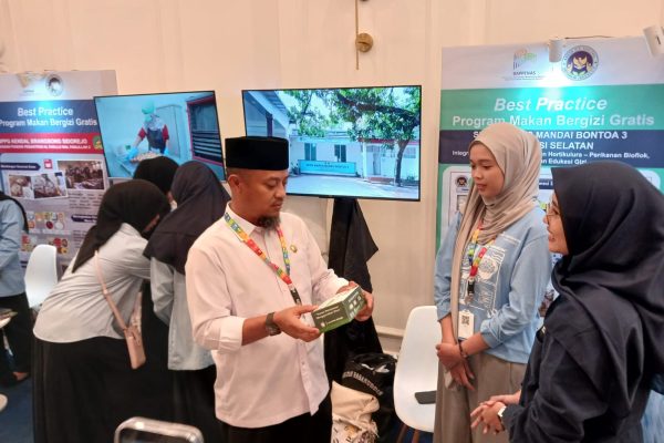 Gubernur Sulse Andi Sudirman Sulaimanl Pada Kegiatan Sustainable Circular Economy Forum