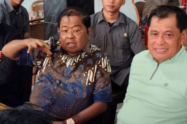 Nurdin Halid bersama Idrus Marham pada satu kesempatan di Makassar
