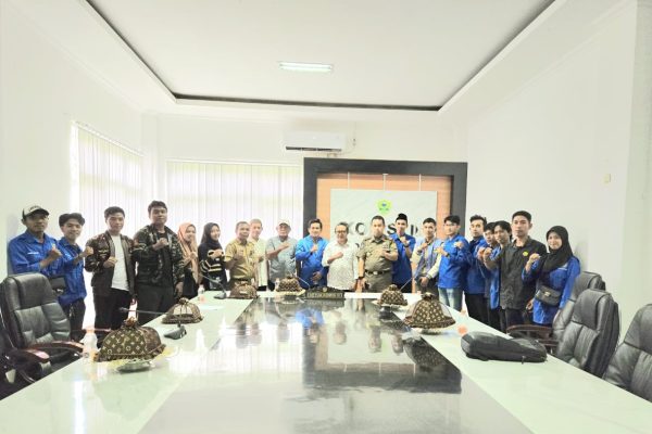 Rapat Dengar Pendapat antara DPRD, KNPI dan Dinas Pariwisata & Pemuda Kabupaten Barru tentang Dana Hibah