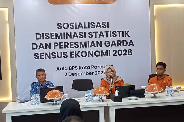 Kepala BPS Parepare Dian Ernawati memaparkan jawaban atas pertanyaan peserta