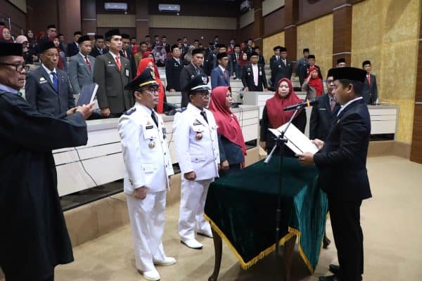 Walikota Parepare Tasming Hamid kembali melantik sejumlah pejabat administrator, pengawas dan Kepala Puskesmas