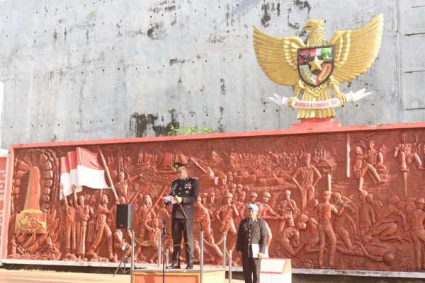 Kapolres Parepare AKBP Indra Waspada Yuda bertindak sebagai Inspektur Upacara.