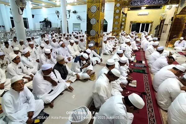 Kegiatan Safari Subuh di Masjid Nurul Iman Lemoe