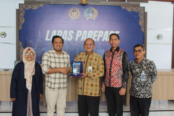Civitas Akademika Institut Andi Sapada berkunjung ke Lapas Parepare