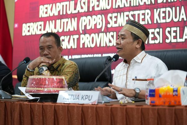 Komisi Pemilihan Umum (KPU) Provinsi Sulawesi Selatan menyelenggarakan Rapat Pleno Terbuka Pemutakhiran Data Pemilih Berkelanjutan (PDPB) Semester II tahun 2025