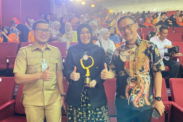 LPPL Radio Peduli Parepare raih penghargaan KPID Awards
