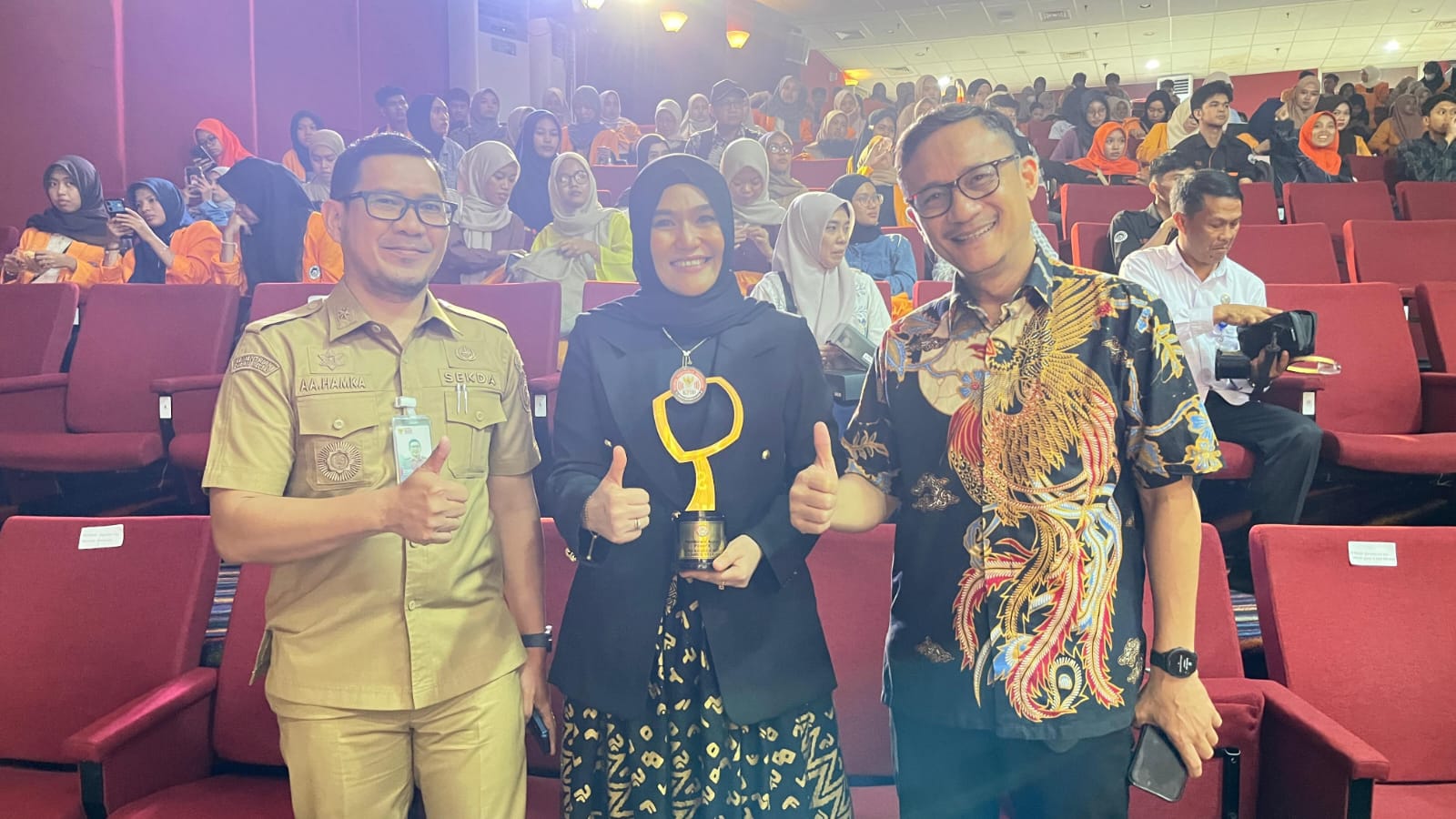 LPPL Radio Peduli Parepare raih penghargaan KPID Awards