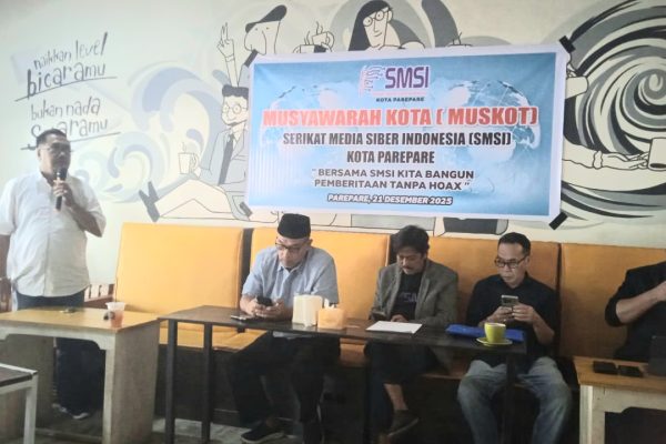 Ketua SMSI Parepare Abdul Razak Arsyad memberikan sambutannya