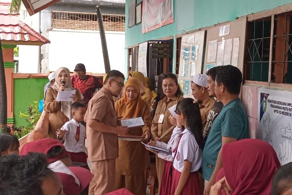Sekolah memberikan apresiasi kepada siswa siswi berprestasi SDN 78 Parepare