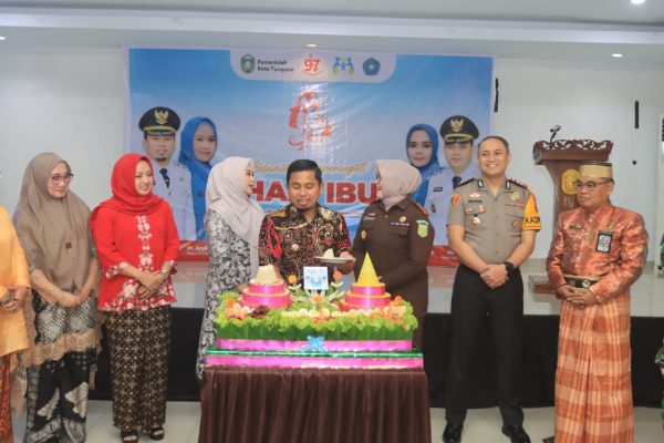 Walikota Parepare bersama forkopimda menghadiri peringatan Hari Ibu ke-97