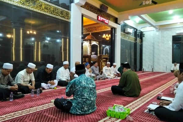 Jemaah Masjid Miftahul Jannah Sao Lapadde gelar zikir akhir tahun 2025