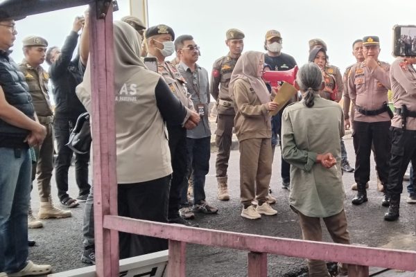 Pemerintah Kota Parepare membongkar bangunan di eks pasar seni