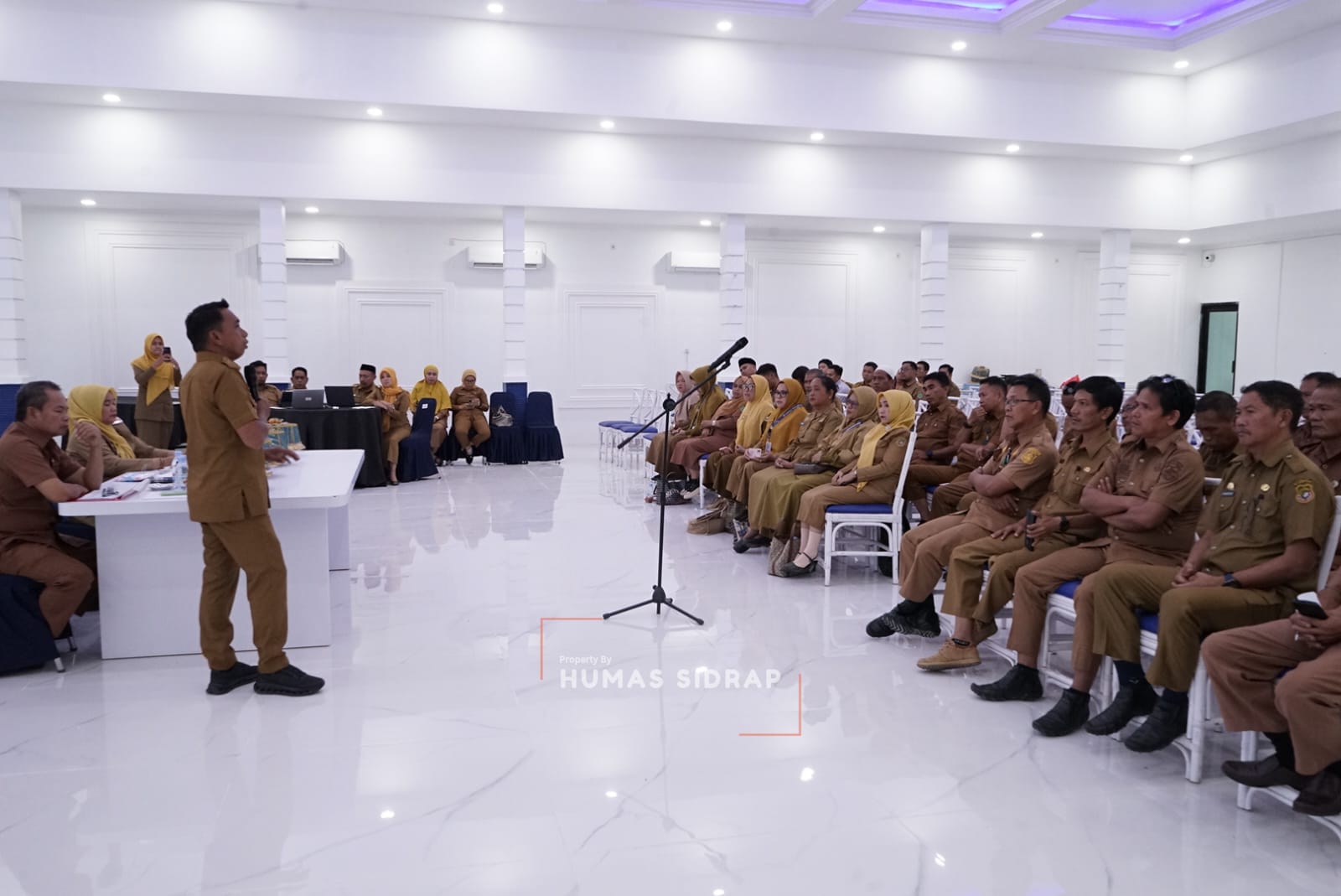 Bupati Sidenreng Rappang (Sidrap) Syaharuddin Alrif menekankan pentingnya peran kepala sekolah dalam membangun karakter peserta didik