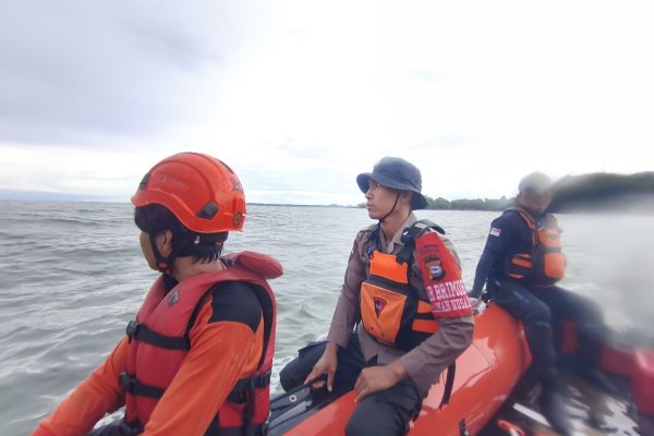 Tim SAR Gabungan menyisir kawasan pantai mencari korban tenggelam