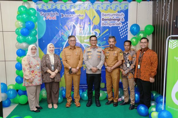 Wabup Barru Abustan A. Bintang menghadiri peringatan HUT Bank Sulselbar ke-65 di Kantor Cabang Barru