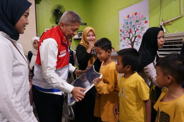 Dewan Komisaris dan Komite PT Pertamina (Persero) bersama Direktur Pemasaran Pusat dan Niaga PT Pertamina Patra Niaga meninjau langsung implementasi Program Tanggung Jawab Sosial dan Lingkungan (TJSL) Sekolah Anak Percaya Diri (SAPD)