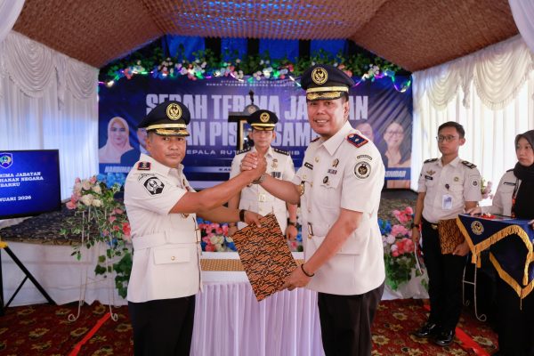 Pj Sekda Kabupaten Barru mewakili Bupati menghadiri Sertijab Kepala Rutan Barru