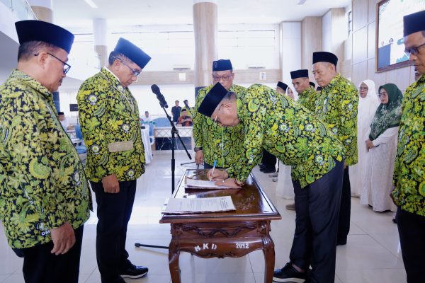 Pj Sekda Kabupaten Barru Abubakar menghadiri acara pelantikan bersama PD-DMI, PD-IPIM, dan DPD-BKPRMI