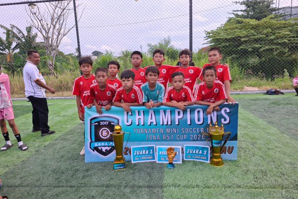 Sekolah Sepak Bola (SSB) Al Hilal Parepare. Pada ajang Turnamen Zona Cup 1 Tahun 2025, SSB Al Hilal berhasil meraih gelar juara pada dua kelompok umur, yakni Usia 12 tahun (U-12) dan Usia 14 tahun (U-14)
