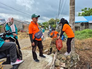 Kerja bakti di lingkungan Tegal Kelurahan Lapadde oleh Orari Lokal Parepare bersama warga 