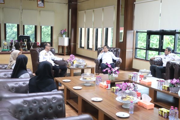 Ketua Bawaslu Parepare Zainal Asnun melakukan Audiensi dengan Wali Kota Parepare Tasming Hamid 