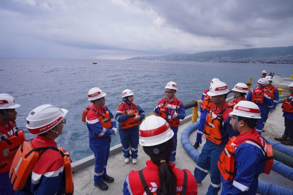 Pertamina Patra Niaga Regional Sulawesi melaksanakan Management Walkthrough (MWT) bersama Direktur Manajemen Risiko PT Pertamina (Persero), Ahmad Siddik Badruddin, di Fuel Terminal Luwuk