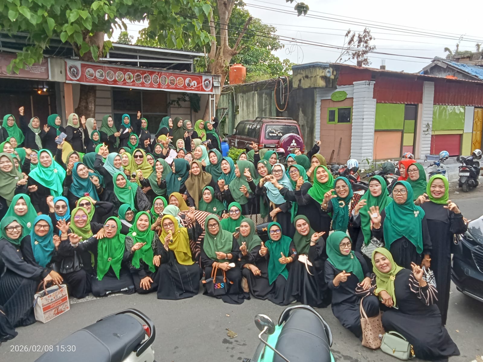Anggota Majelis Cinta Rasul Parepare menutup arisan putaran terakhir dengan menggelar pengajian