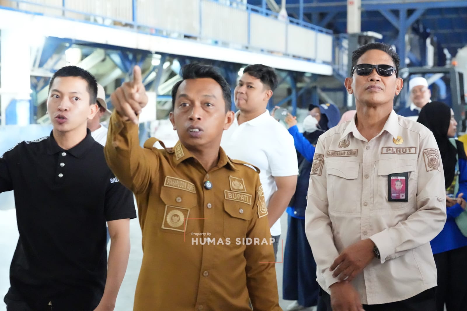 Bupati Sidenreng Rappang Syaharuddin Alrif meninjau pabrik beras CV Rahma 35