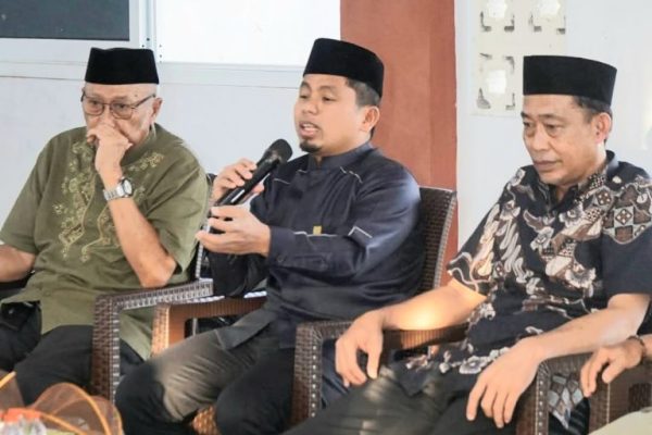 Wali Kota Parepare Tasming Hamid mengikuti buka puasa bersama dengan pengurus KAHMI