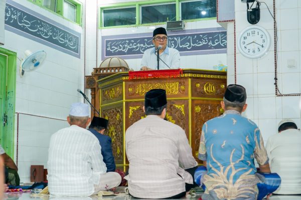 Wakil Bupati Barru, Abustan A. Bintang, melaksanakan Safari Ramadan Pemerintah Kabupaten Barru di Masjid Al Ittifaqi Lembae, Kelurahan Coppo, Kecamatan Barru