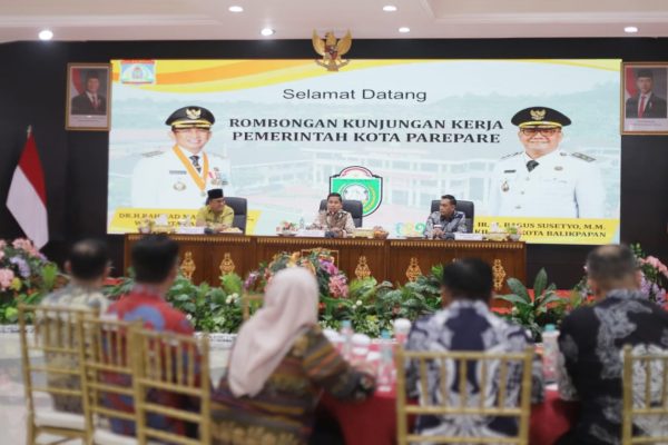 Jajaran Pemerintah Kota Parepare dipimpin Wali Kota Tasming Hamid disambut oleh Wakil Wali Kota Balikpapan