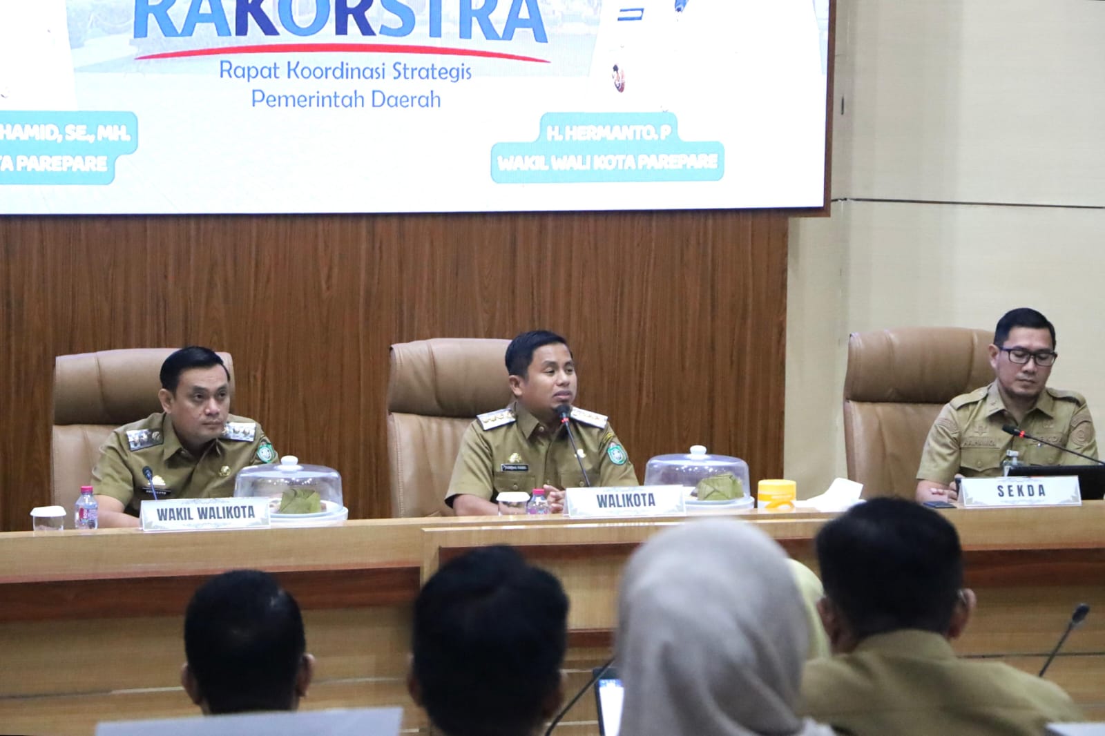 Wali Kota Parepare, Tasming Hamid, memimpin Rapat Koordinasi (Rakor) Awal Tahun Pemerintah Kota Parepare dalam rangka evaluasi pelaksanaan kegiatan Tahun 2025 serta pemantapan program kerja Tahun 2026