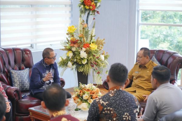Pertamina Patra Niaga Regional Sulawesi memastikan kesiapan operasionalnya di Gorontalo melalui audiensi langsung dengan Gubernur Gorontalo, Gusnar Ismail di Kantor Gubernur Provinsi Gorontalo