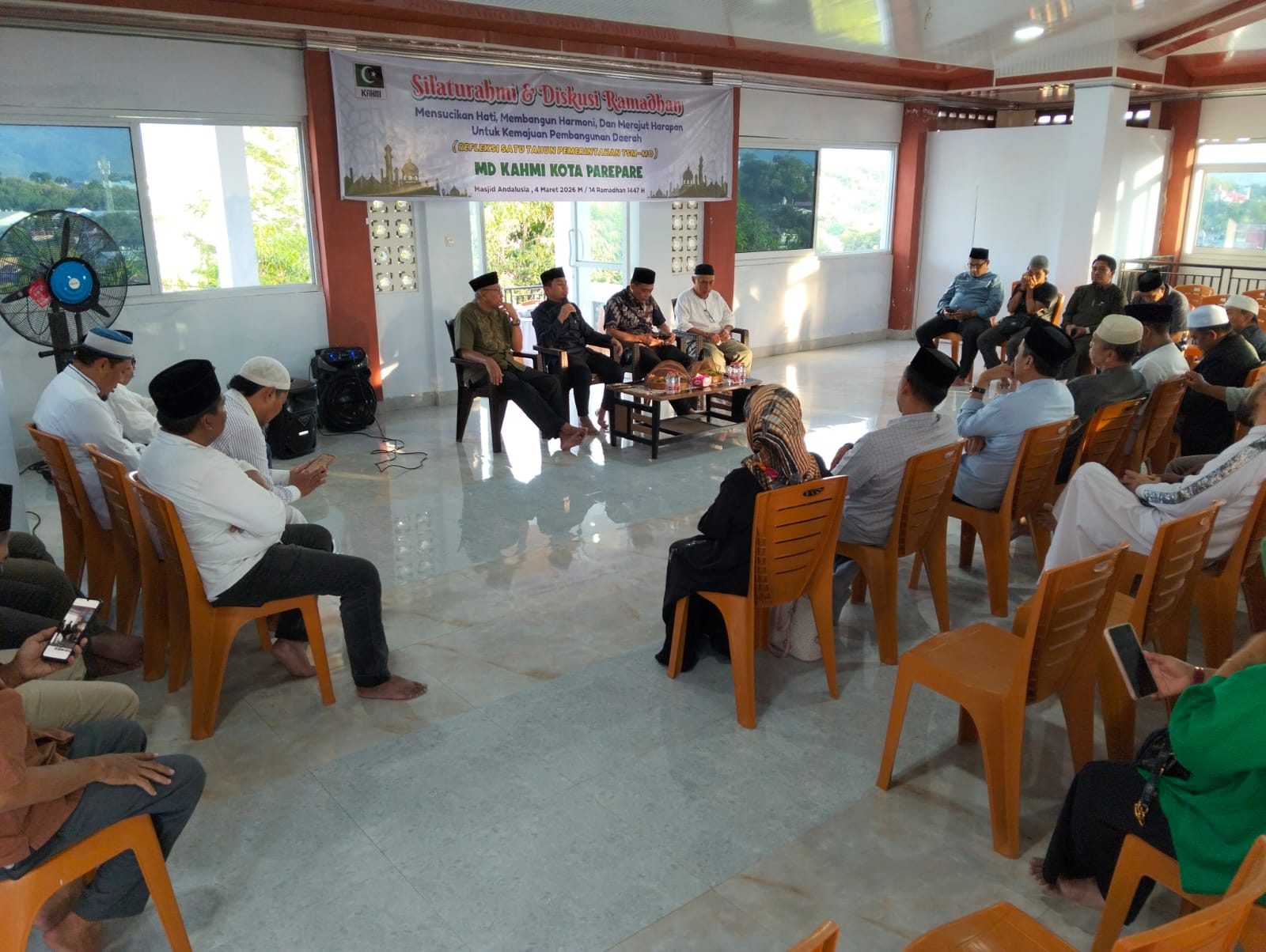 Wali Kota Parepare melakukan diskusi Ramadhan bersama Korps Alumni Himpunan Mahasiswa Islam (KAHMI) di Mesjid Andalusia