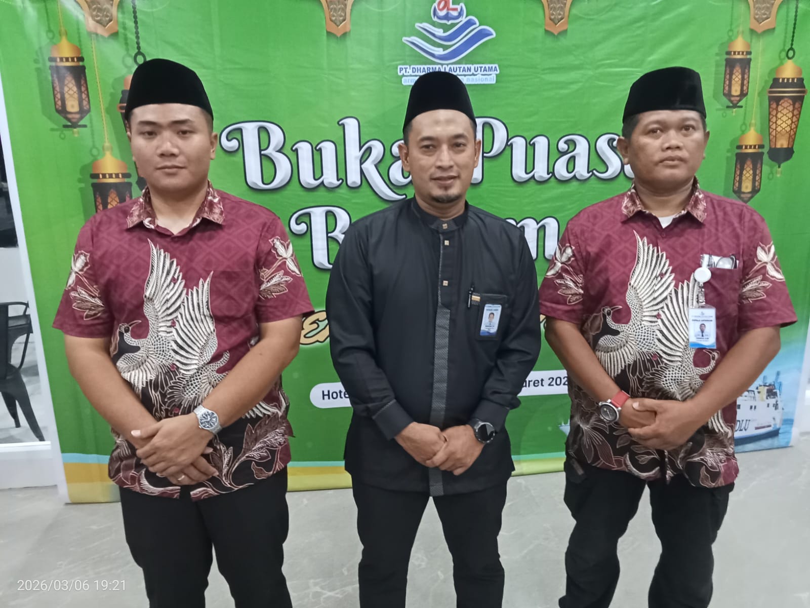 Pemimpin Cabang PT Dharma Lautan Utama Kota Parepare bersama jajaran