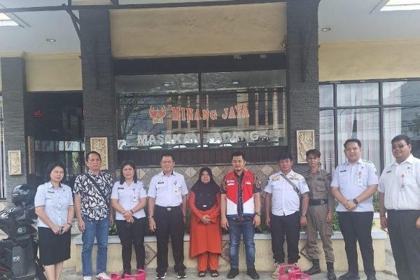 Pertamina Patra Niaga Regional Sulawesi memastikan distribusi LPG 3 kilogram di wilayah Sulawesi Utara terus berjalan dan dipantau secara intensif guna memenuhi kebutuhan masyarakat, khususnya rumah tangga dan pelaku usaha mikro