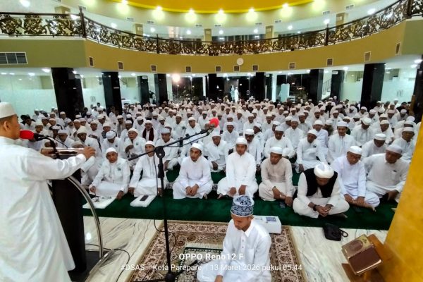 Jumat terakhir Ramadhan Majelis Syuhada di Masjid Terapung penuh