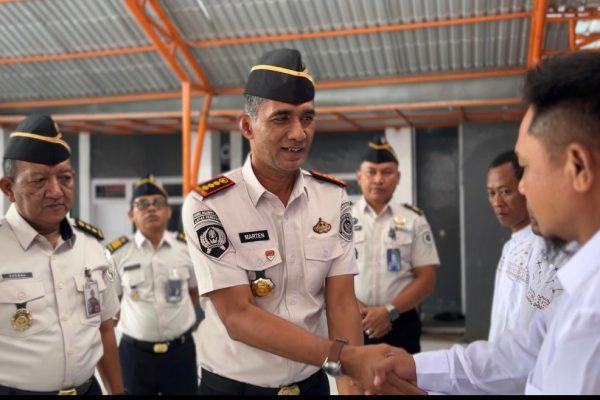 Lapas Parepare menyerahkan remisi khusus hari raya Nyepi