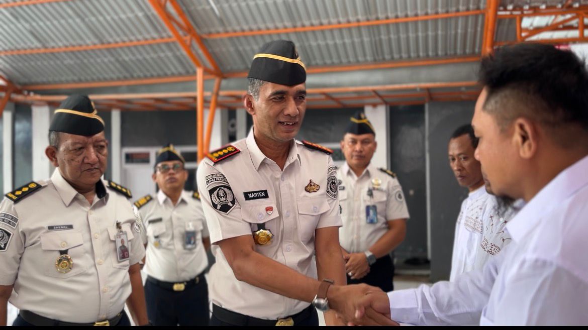 Lapas Parepare menyerahkan remisi khusus hari raya Nyepi