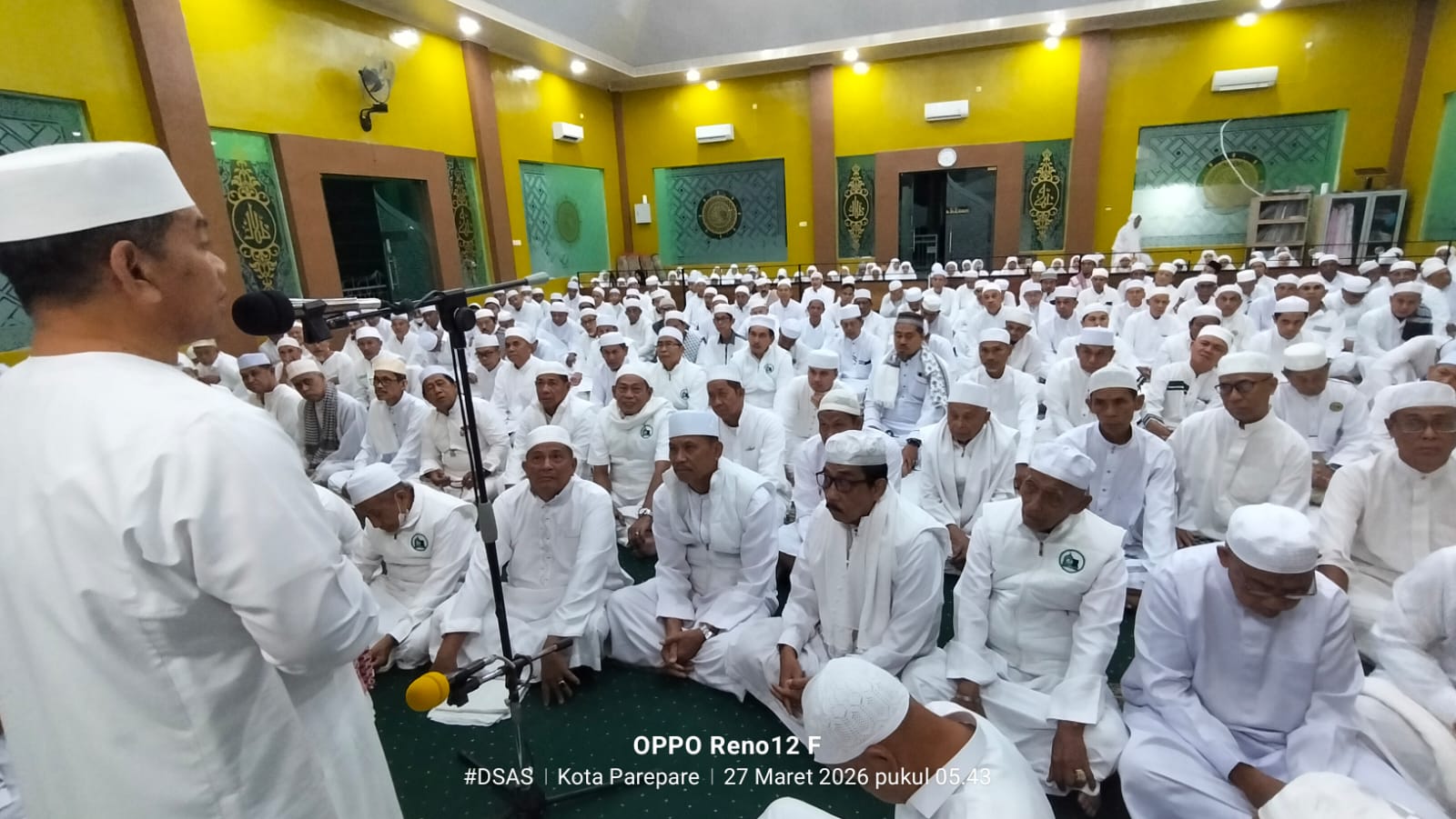 Kegiatan perdana majelis Syuhada usai lebaran ini dipusatkan di Masjid Al Haddad Panroko dan dipadati jemaah hingga ke halaman masjid.