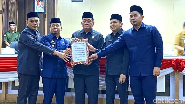 Pemerintah Kota Parepare bersama DPRD menyetujui Perda terkait perampingan OPD