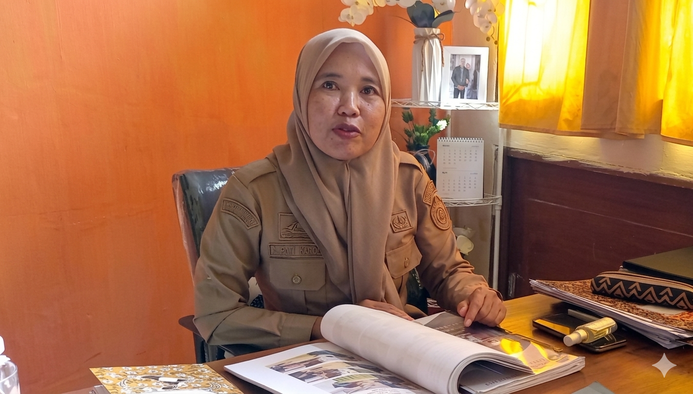 Kepala Bidang Pelayanan Pencatatan Sipil Disdukcapil Parepare, Hj Andi Nurpati Katoe