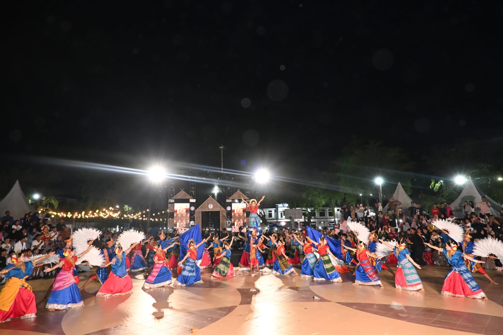 Ceremony Pembukaan Festival Nene Mallomo ke-3 di Lapangan Usman Isa, Pangkajene