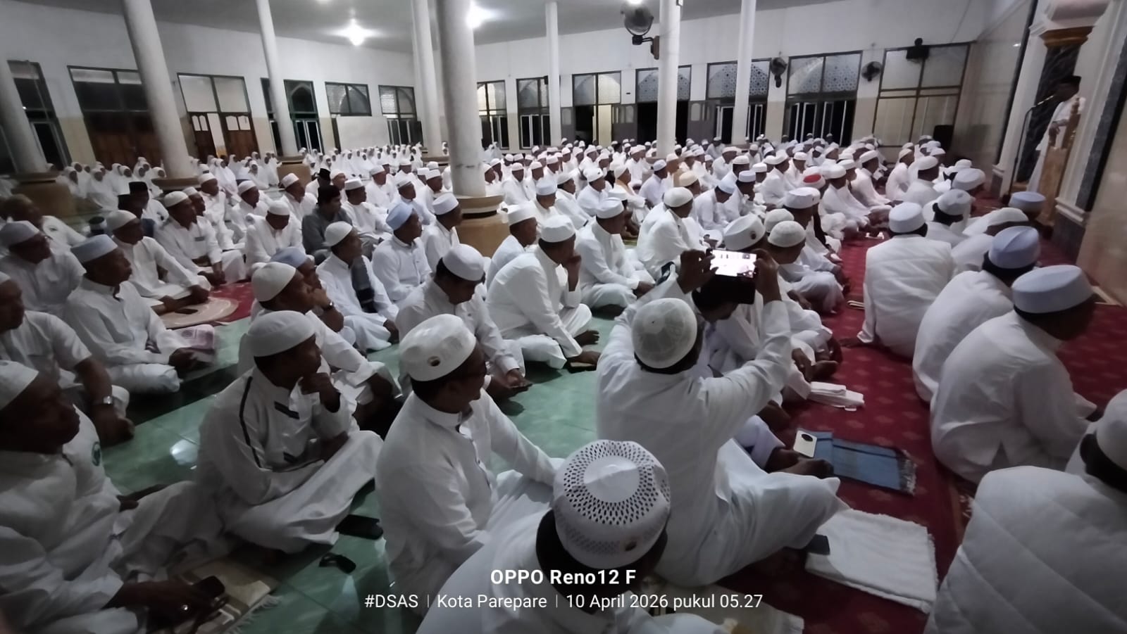 Ratusan jemaah Majelis Syuhada memadati masjid Ar Radyah Kompleks Pesantren DDI Ujung Lare