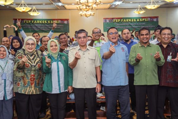Menteri Ketenagakerjaan, Yassierli pada kegiatan Musyawarah Nasional Tahun 2026 Federasi Serikat Pekerja Farmasi dan Kesehatan (FSP FARKES) KSPSI di Jakarta