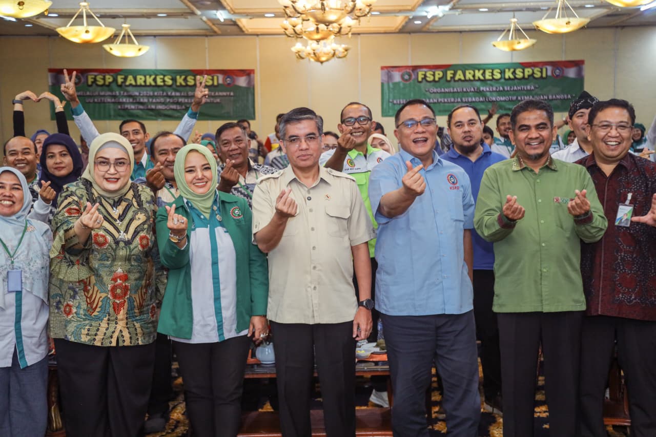 Menteri Ketenagakerjaan, Yassierli pada kegiatan Musyawarah Nasional Tahun 2026 Federasi Serikat Pekerja Farmasi dan Kesehatan (FSP FARKES) KSPSI di Jakarta