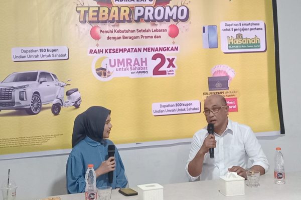 Head of Branch SSD Cabang Parepare Adira Finance, Ardal memberikan keterangan pers