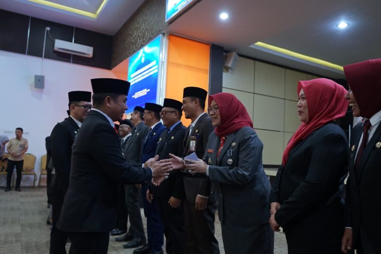 Lantik 18 Pejabat Eselon II, Tasming Hamid Tegaskan Jabatan Bukan Sekadar Posisi